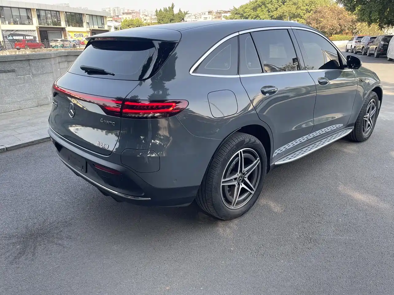 MERCEDES-BENZ EQC