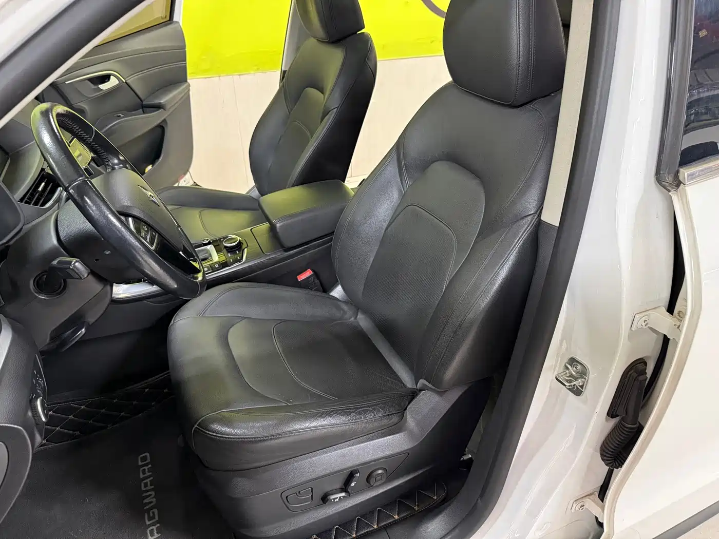 Borgward BX7 2017 2016 28T 2WD Luxury Edition 5-seater