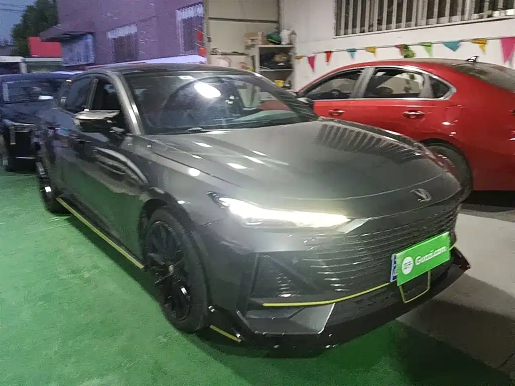CHANGAN UNI-V