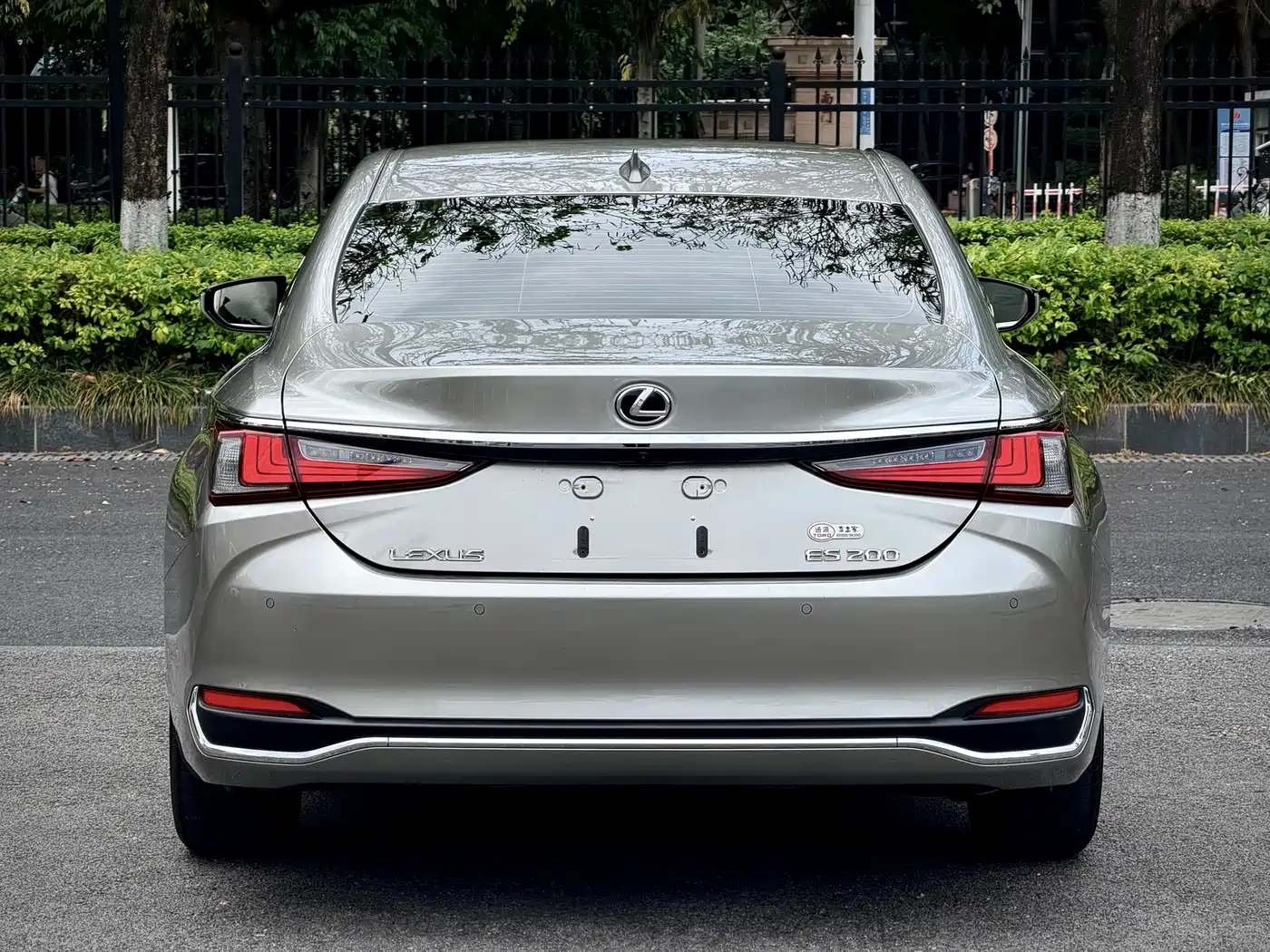 Lexus ES 2023 200 Excellence Edition фото 16