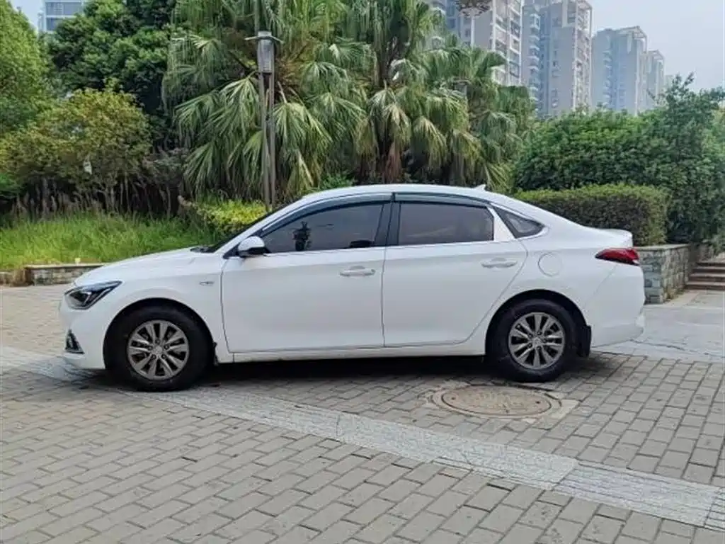 Hyundai Elantra 2018 1.6L Auto Joy GL (China V) фото 4