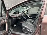 Photo 6 - Peugeot 2008