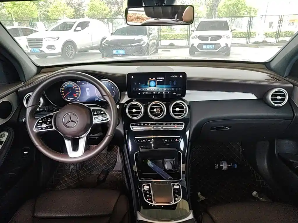 MERCEDES-BENZ GLC
