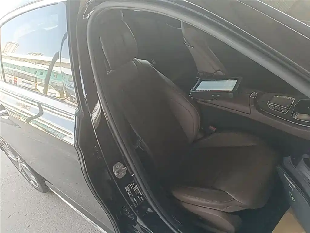 Mercedes-Benz E-Class 2021 E 300 L Sport Fashion фото 25