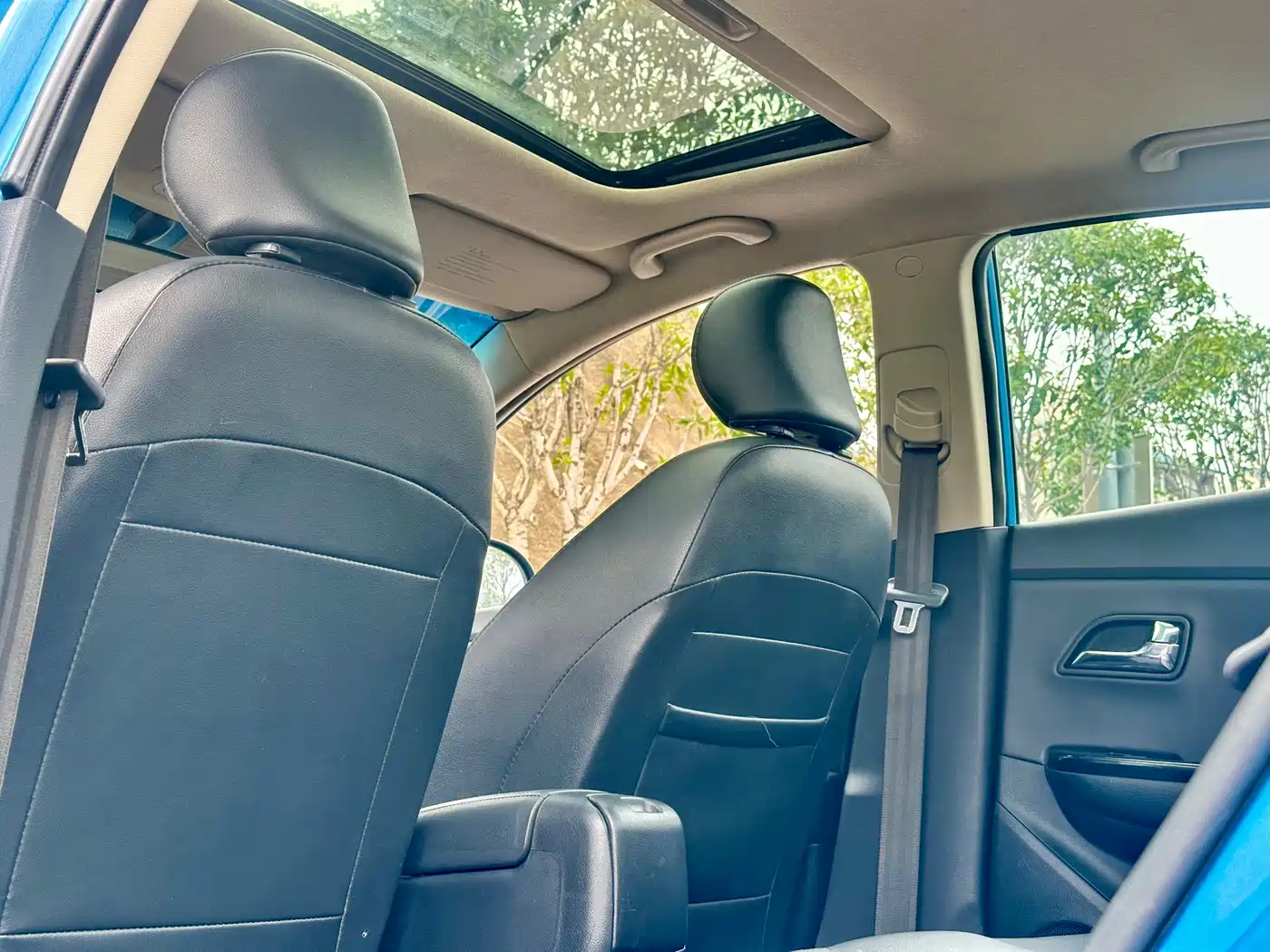 Kia K2 2012 2012 Sedan 1.6L AT Premium Commemorative Edition