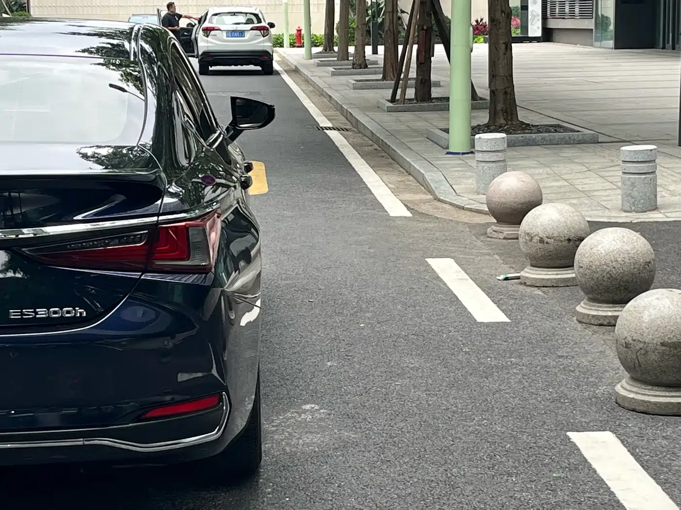 Lexus ES 2018 300h Excellence Edition China V фото 8