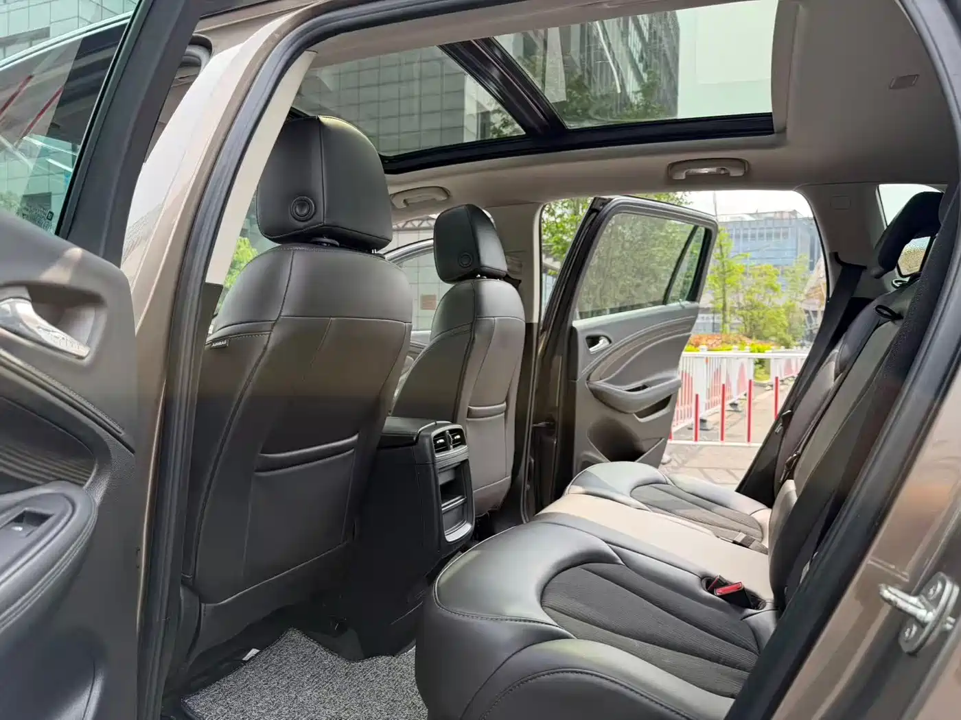 Buick Envision Plus 2018 20T 2WD Leading фото 7