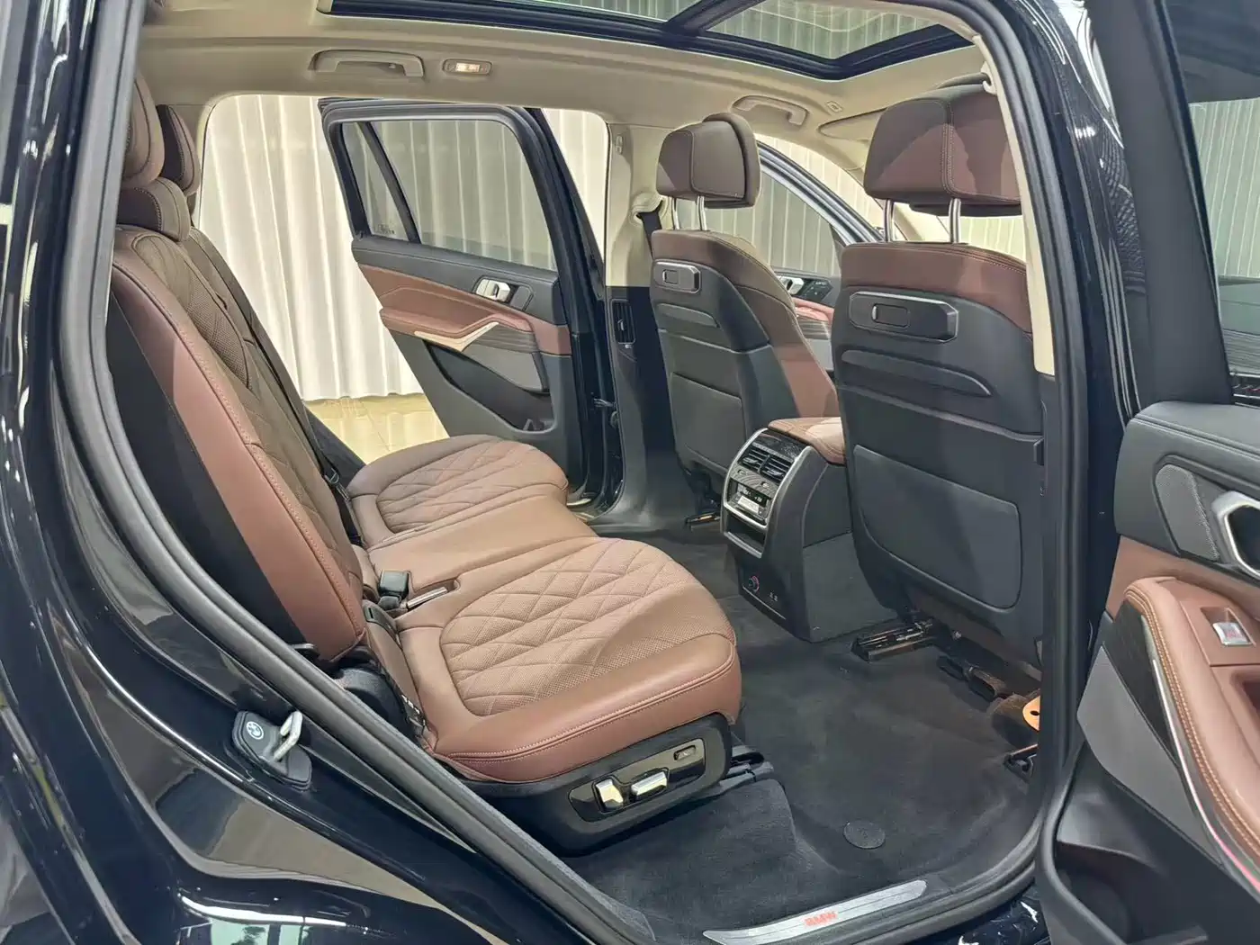 BMW X7 2024 xDrive40i Leading Luxury Package фото 23