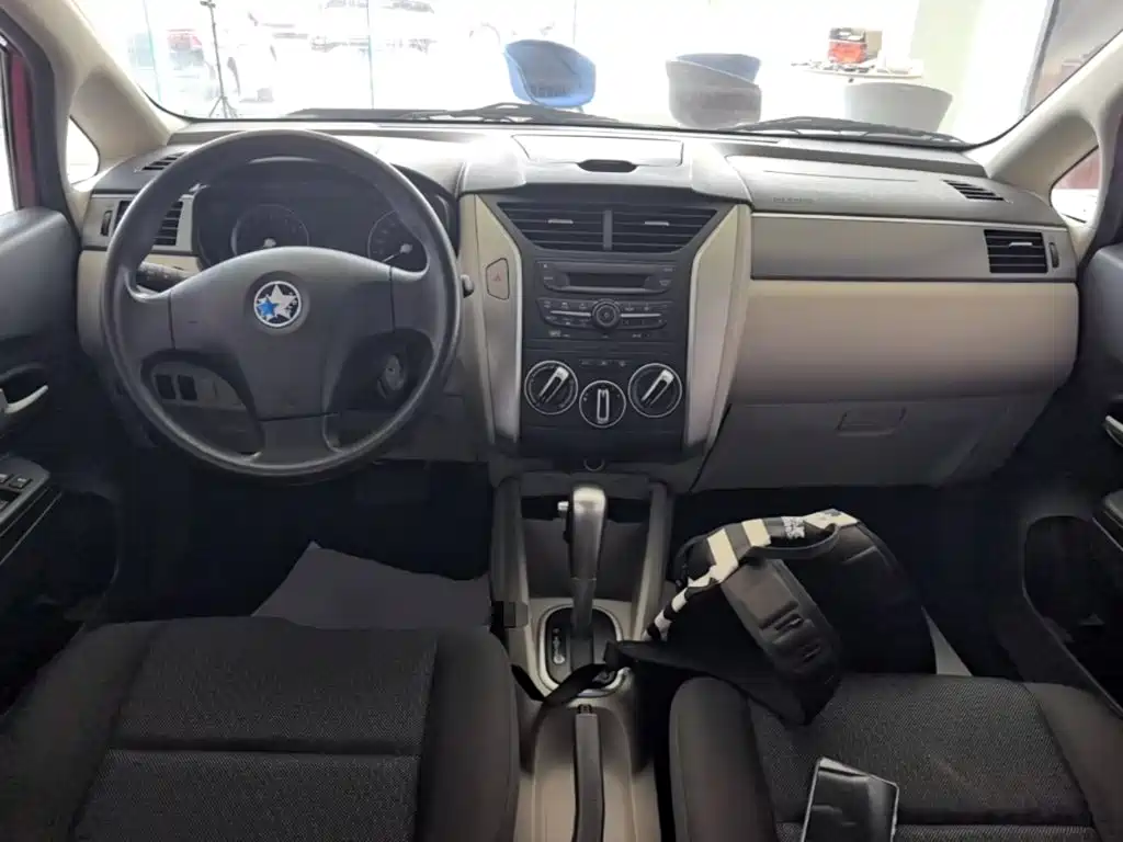 Venucia R50 2016 2016 Model 1.6L Automatic Elite Edition