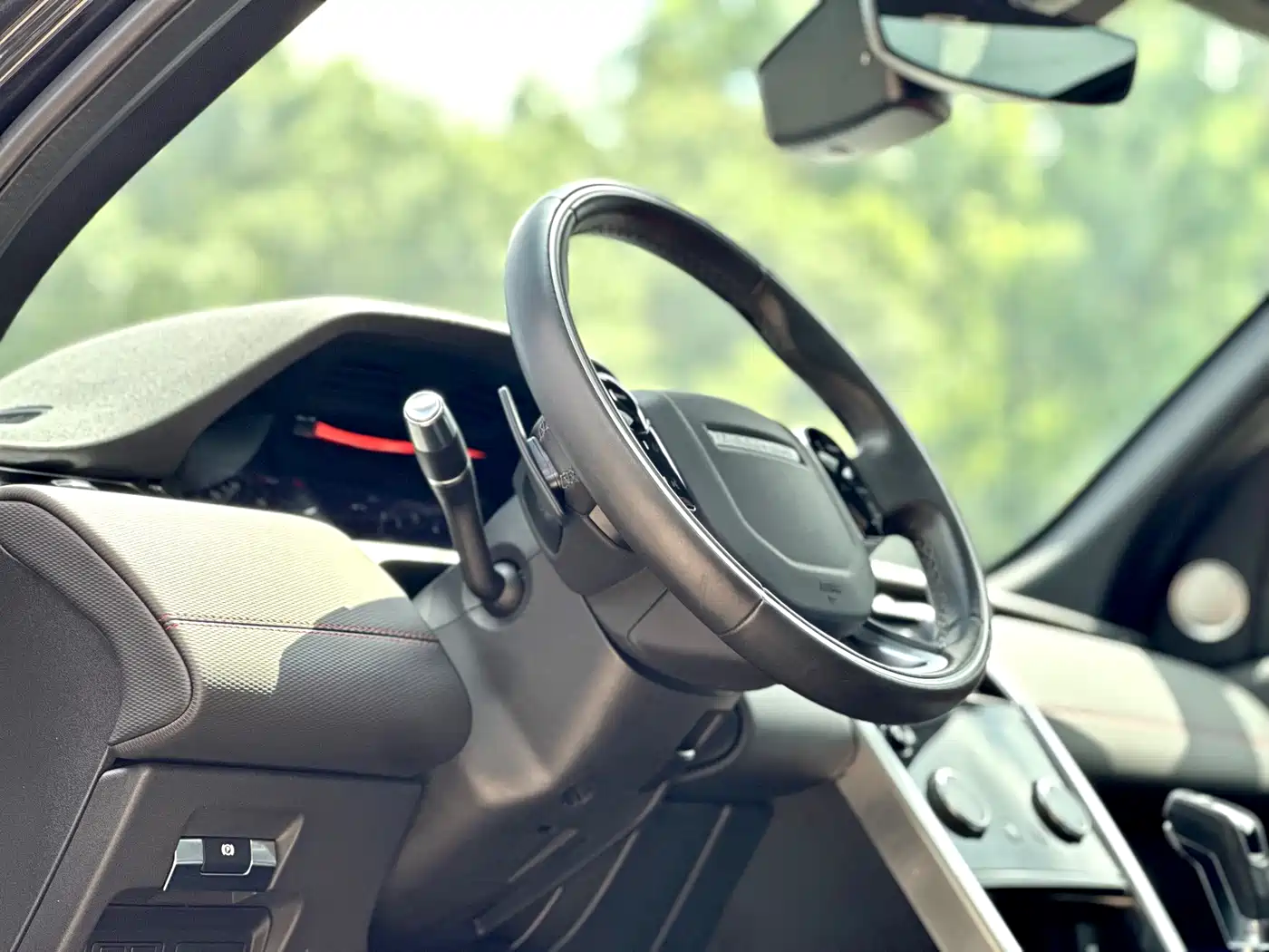 LAND ROVER DISCOVER NEW ENERGY SOURCES FOR SPORTS