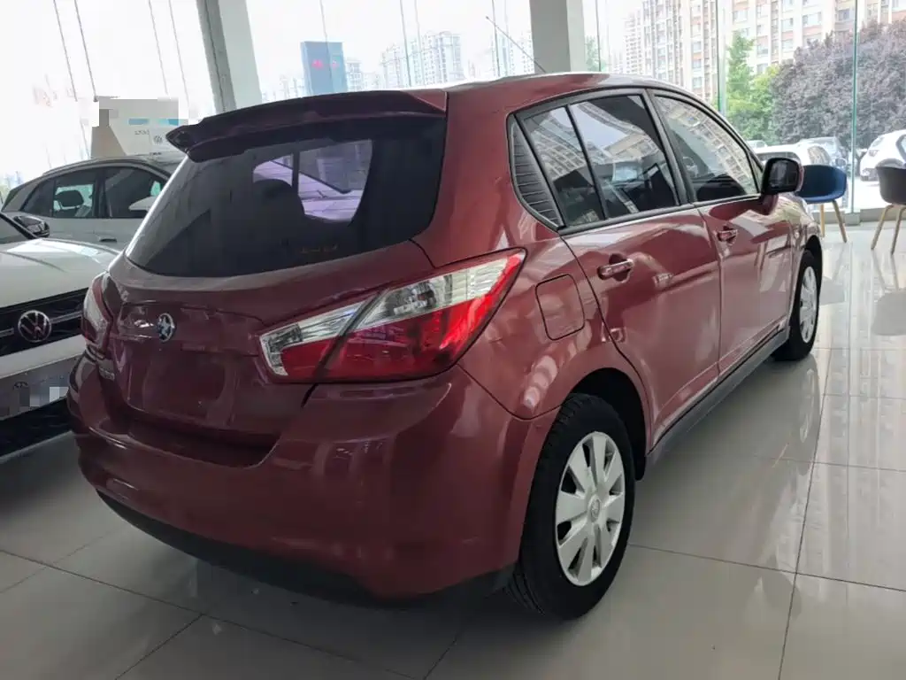 Venucia R50 2016 2016 Model 1.6L Automatic Elite Edition
