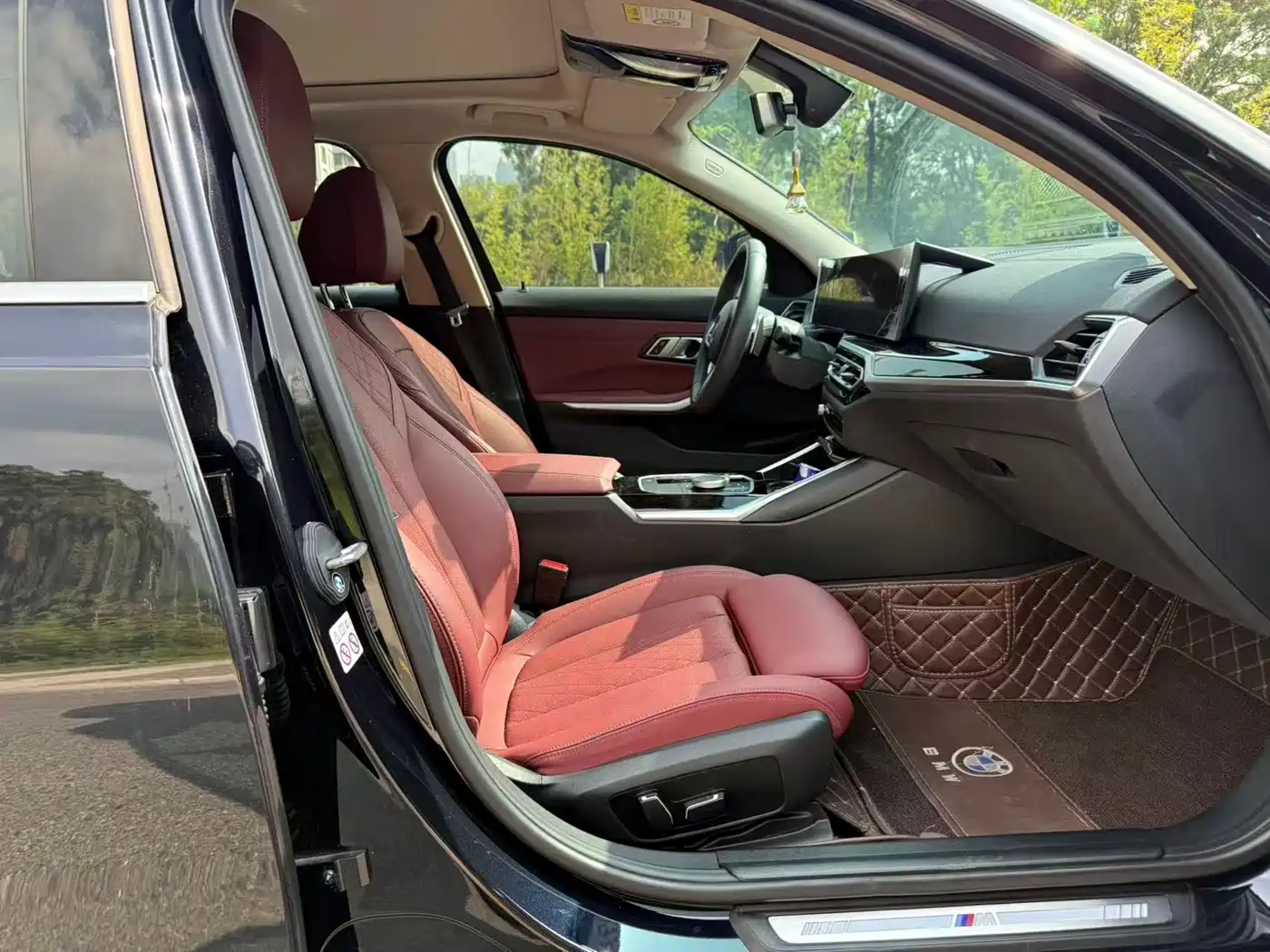 BMW 3 Series 2023 320Li M Sport Package фото 12