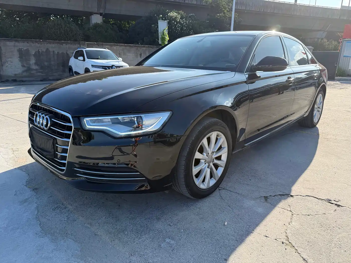 Фото 1 - Audi A6L