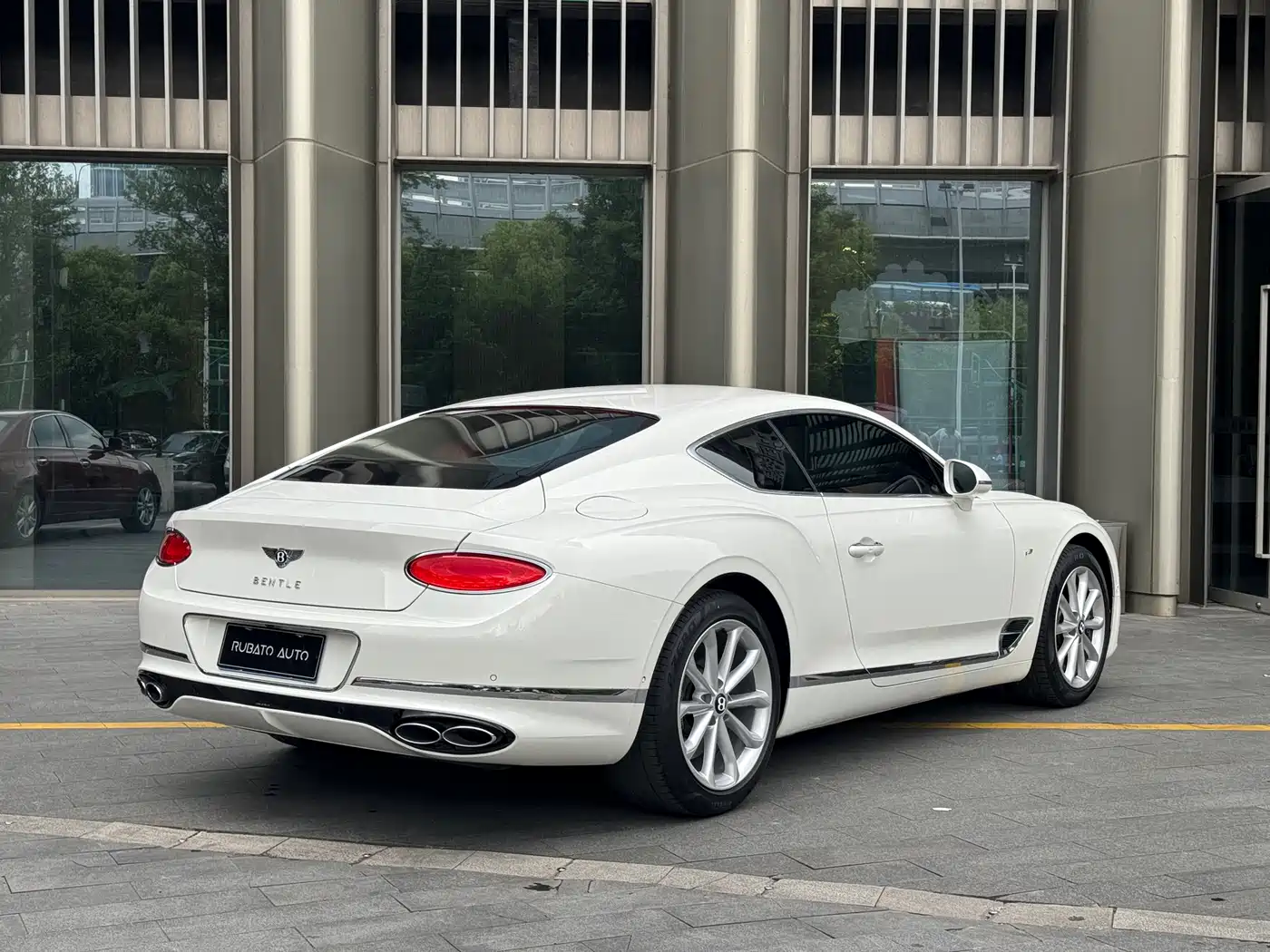 Bentley Continental 2020 4.0T GT V8 фото 5