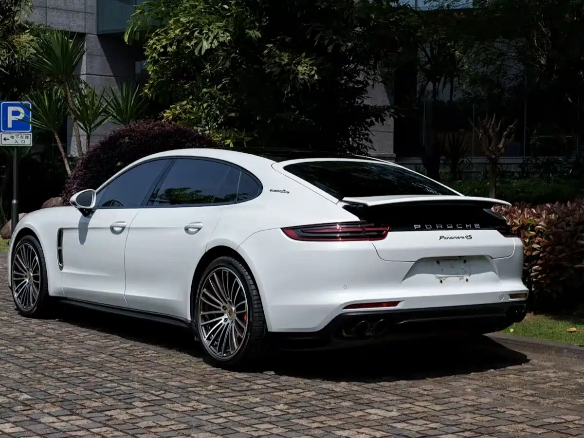 Porsche Panamera 2019 Panamera 4 Executive Long Wheelbase 2.9T фото 3