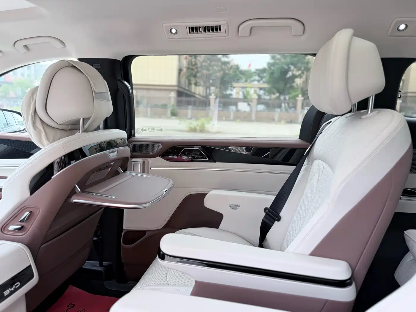 BYD Xia 2025 2025 DM-i 1.5T 180km Surpass Edition