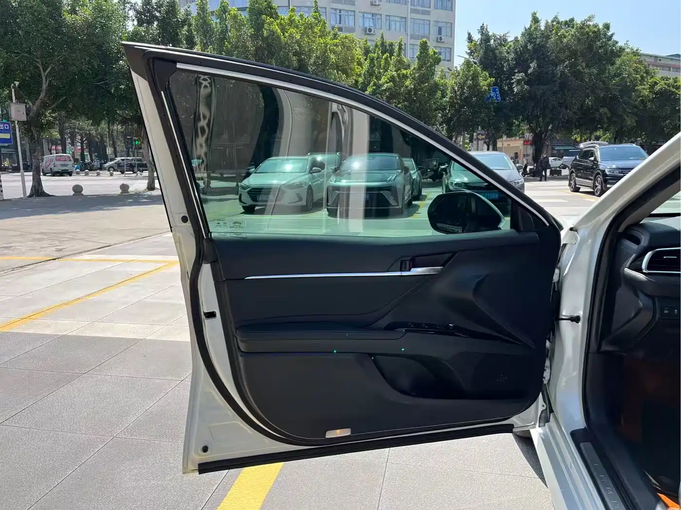 Toyota Camry 2019 2.5G Luxury Edition China VI фото 9
