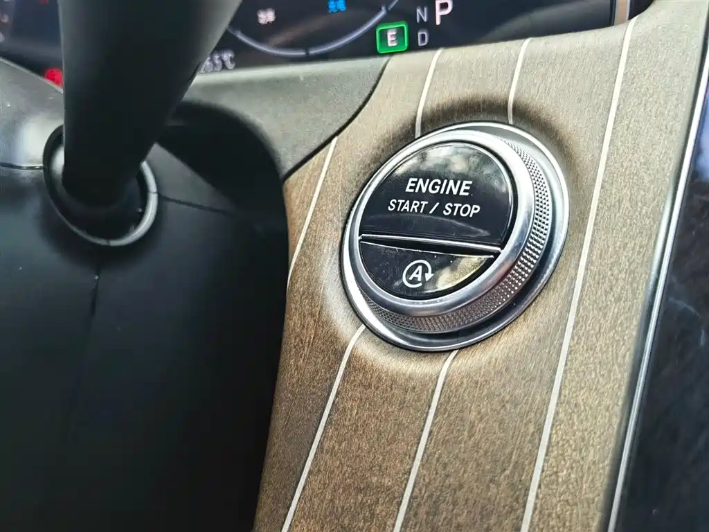 Mercedes-Benz E-Class 2024 E 300 L Fashion фото 34