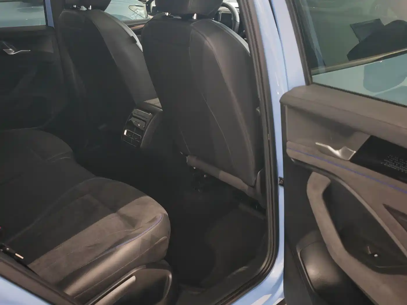 Volkswagen Tiguan L 2024 PRO 380TSI 4WD R-Line Premium Edition фото 9
