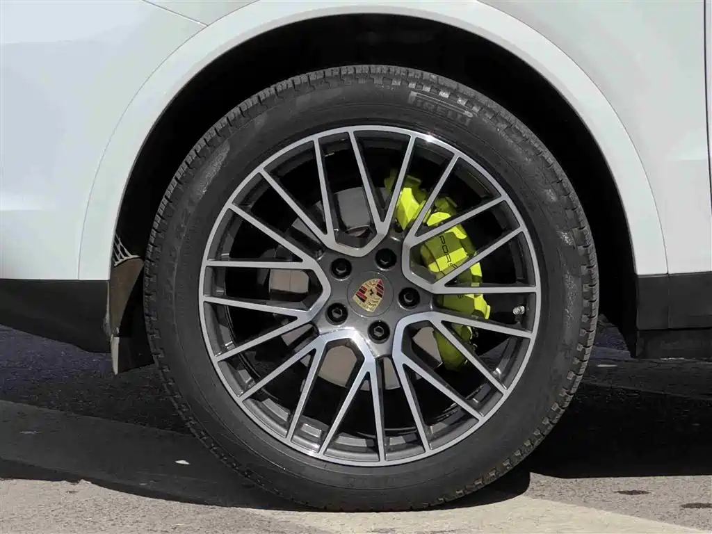 Porsche Cayenne New Energy 2023 Cayenne E-Hybrid 2.0T Platinum Edition фото 4