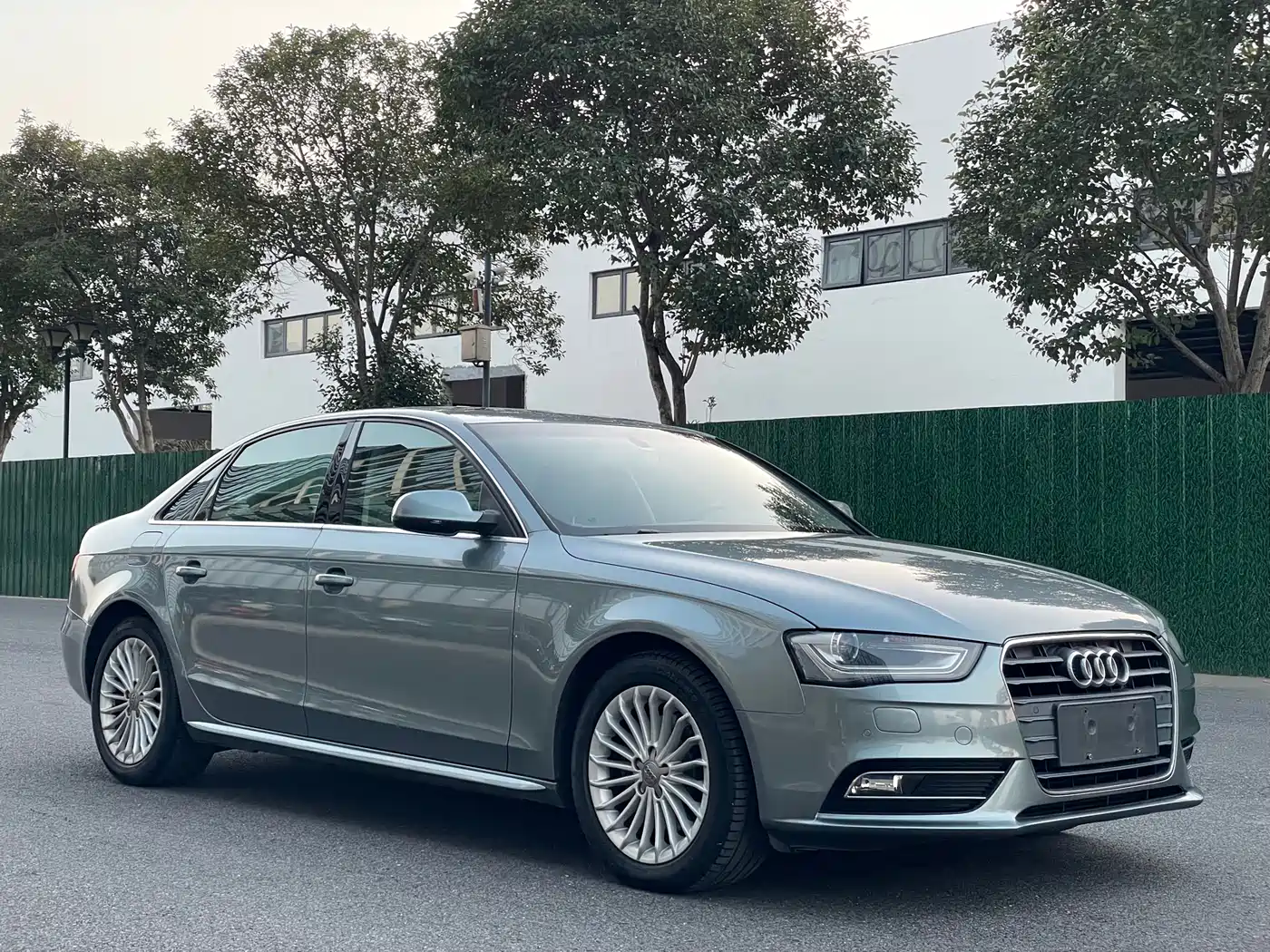 Audi A4L 2015 35 TFSI Auto Comfort фото 3