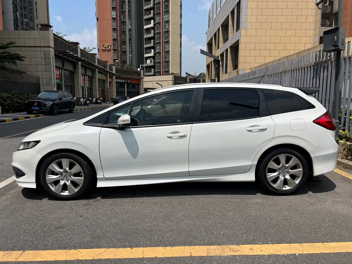 Photo 7 - Honda Jade