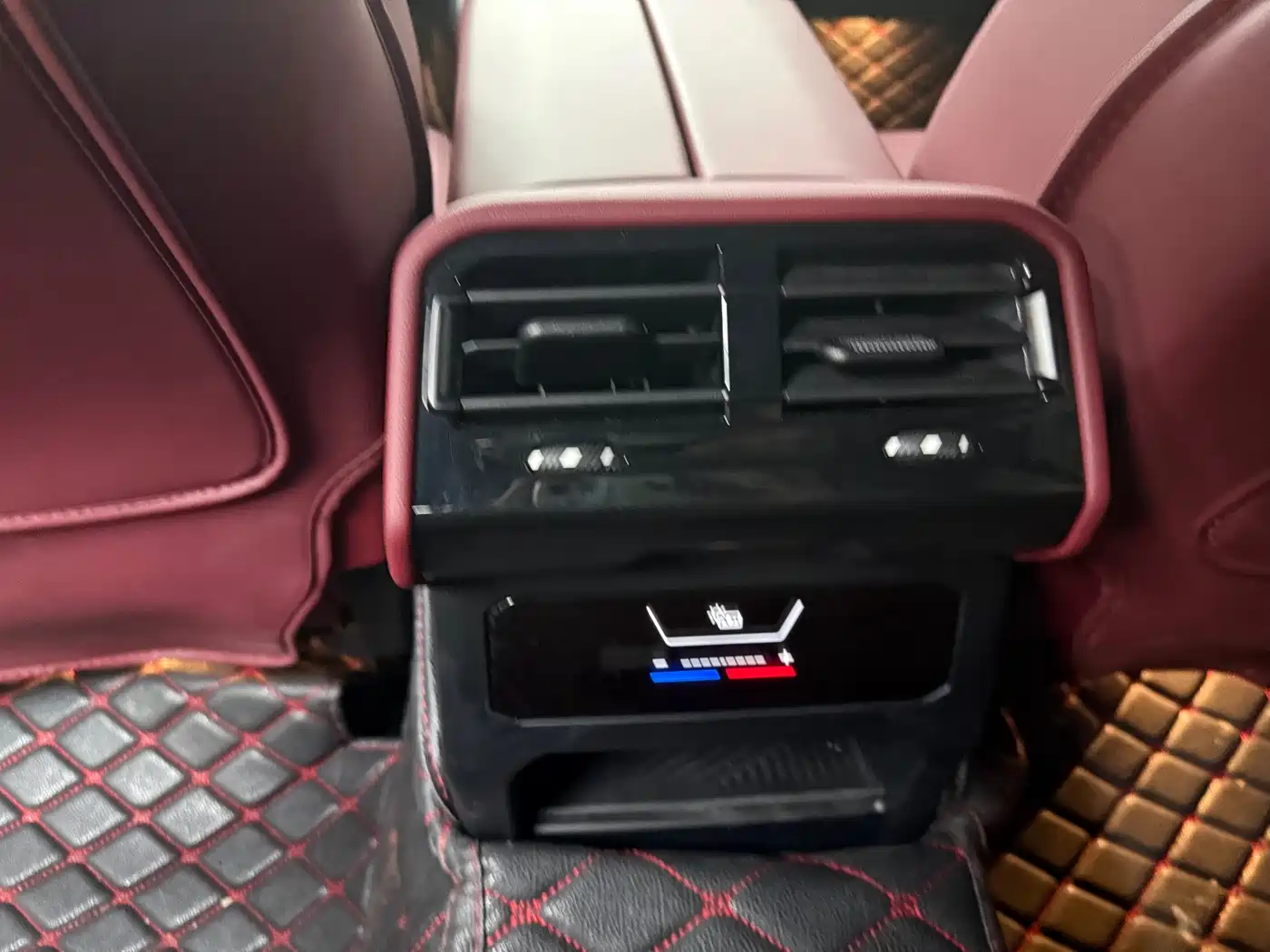 BMW 5 Series 2025 525Li M Sport Package фото 11