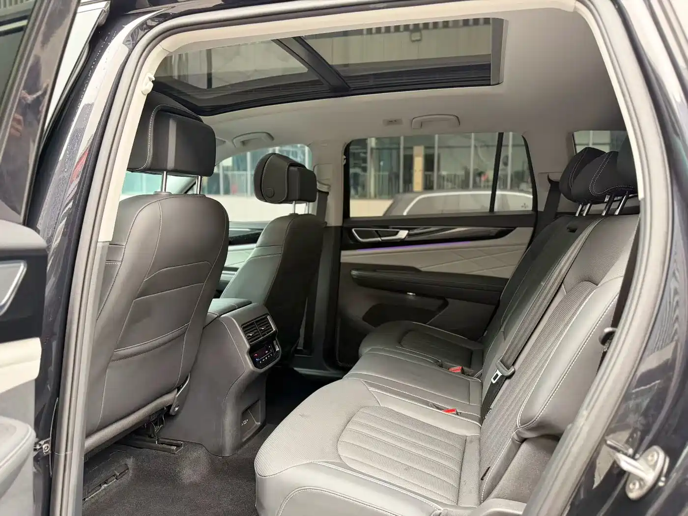 Volkswagen Teramont 2023 380TSI AWD Premium Luxury Edition фото 6