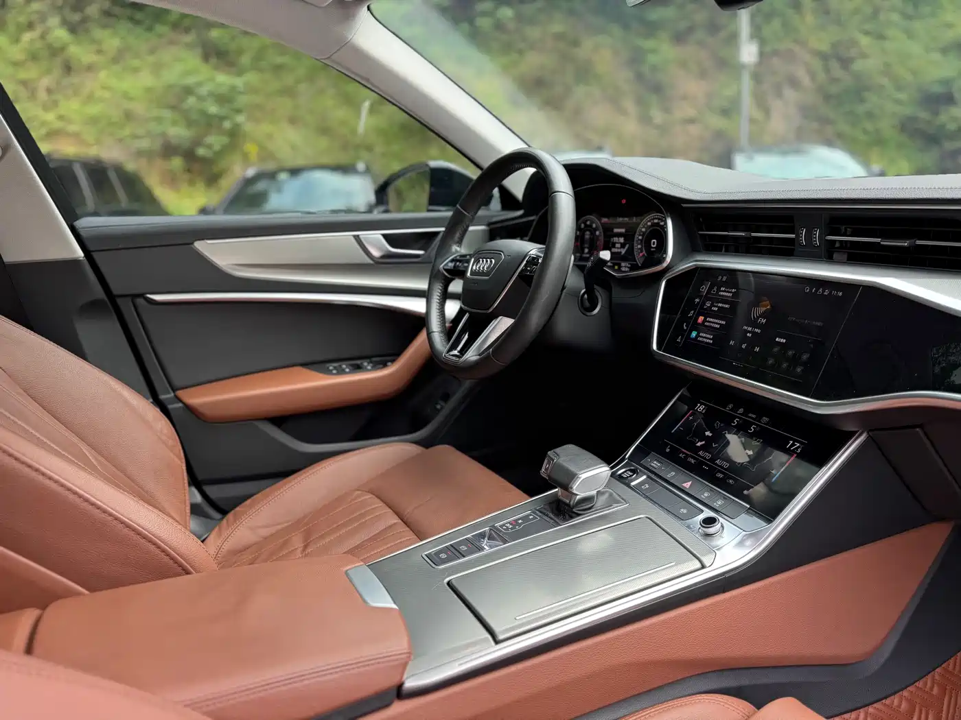 Фото 32 - Audi A6L