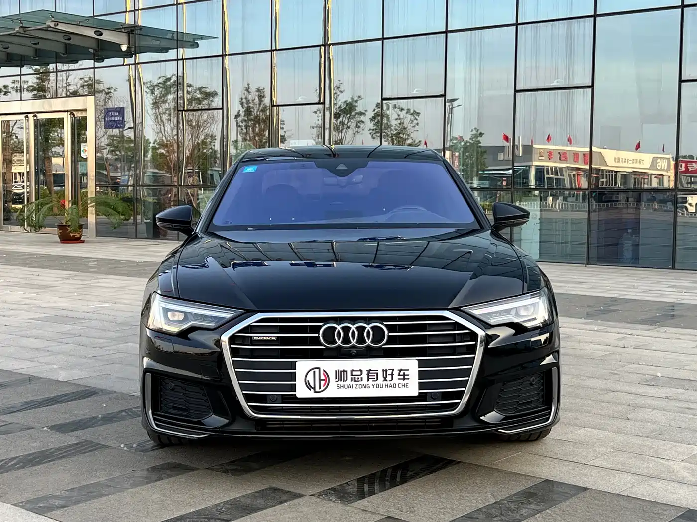 Audi A6L 2020 55 TFSI quattro Exclusive Dynamic фото 2