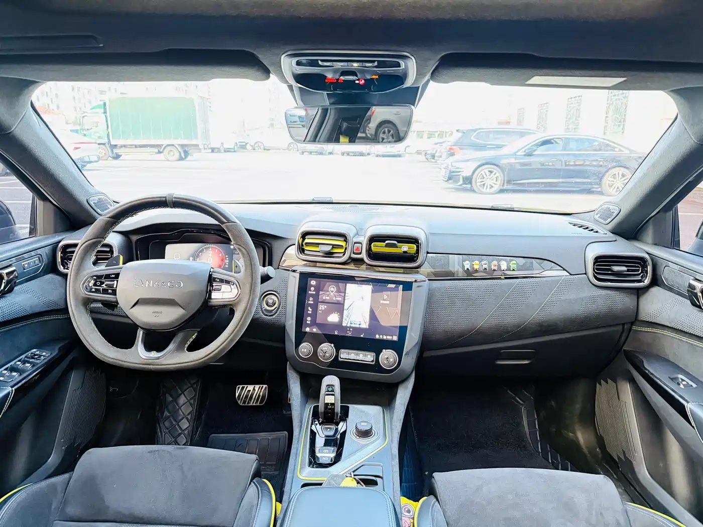 Lynk & Co 03 2021 03+ 2.0TD Auto Wind Rider Edition фото 6