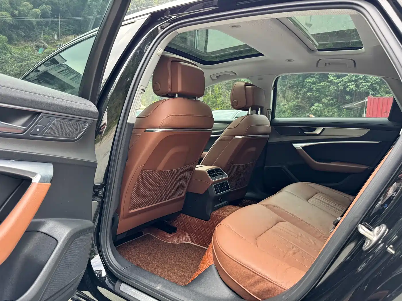 Фото 23 - Audi A6L
