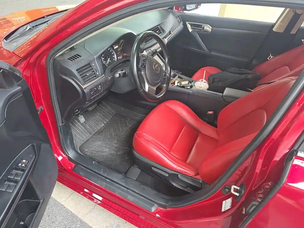 Фото 20 - Lexus CT