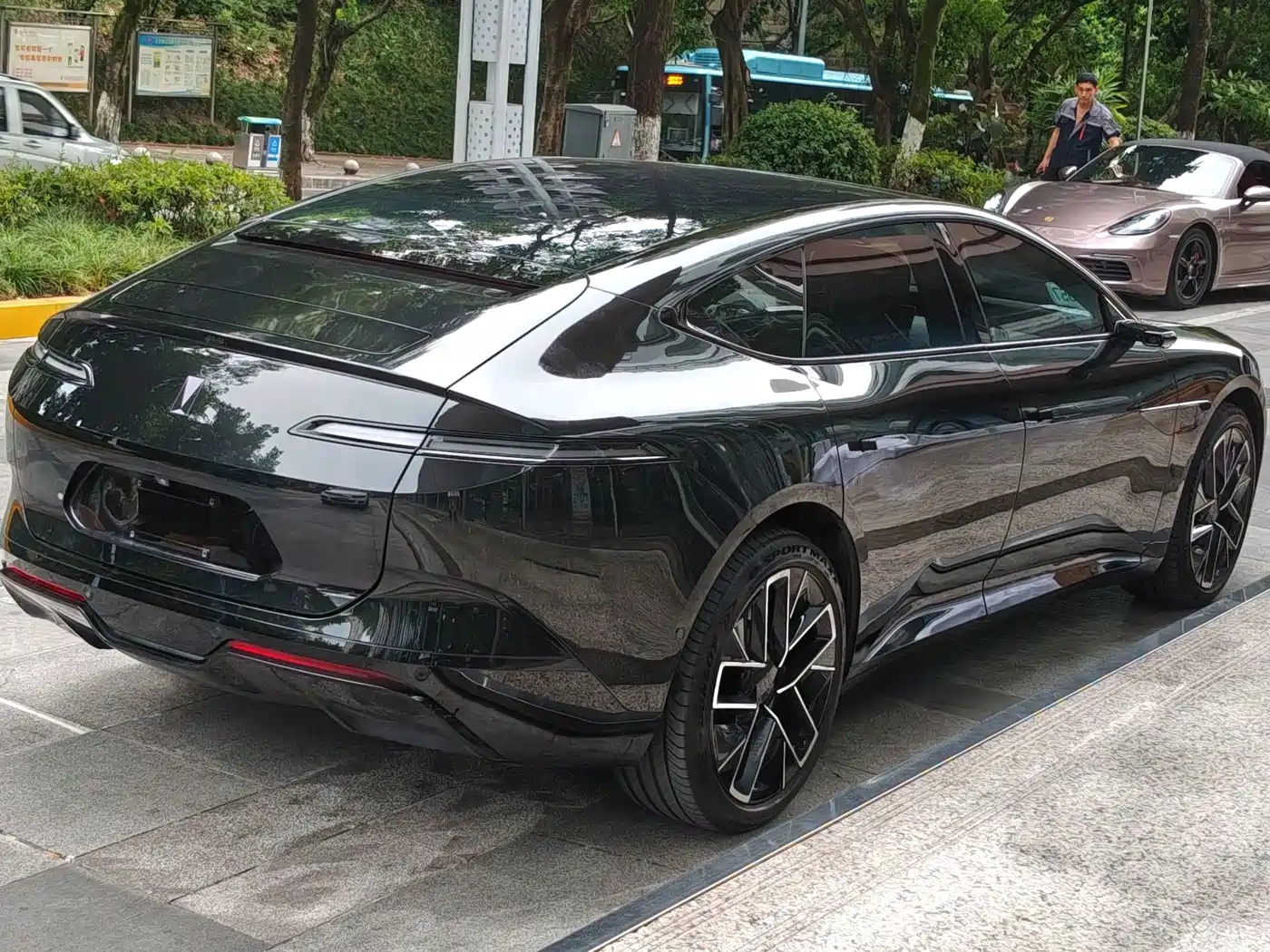 Avatr 12 2026 2025 Facelift Ultra EV AWD