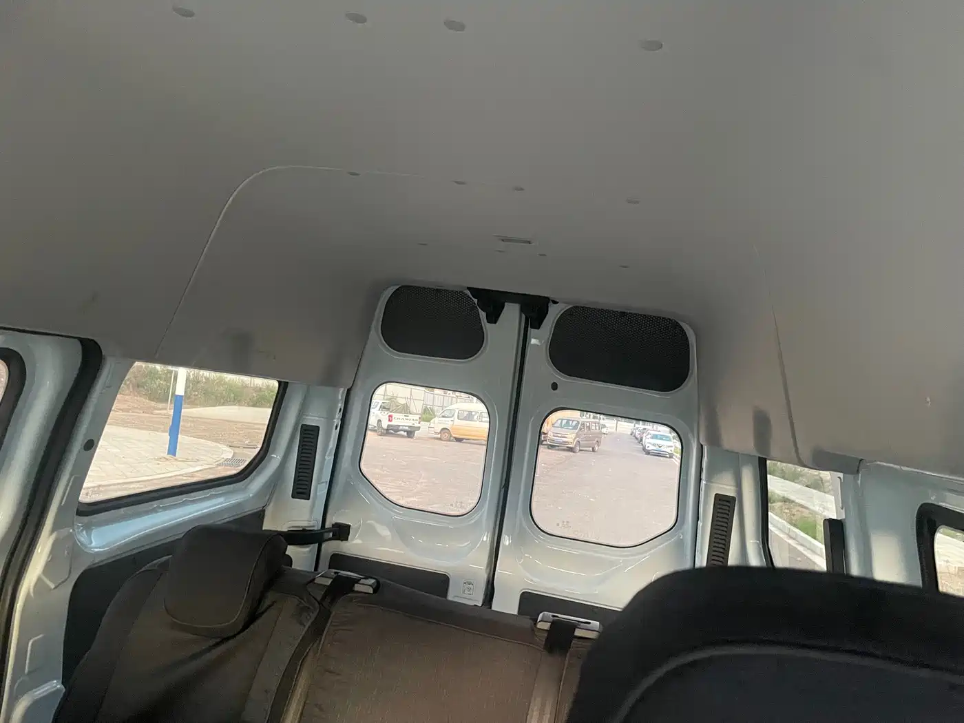 Ford Transit 2024 2023 Model 2.0T Diesel Manual Multi-Purpose Commercial Vehicle Short Wheelbase Medium Roof 5/6-Seater