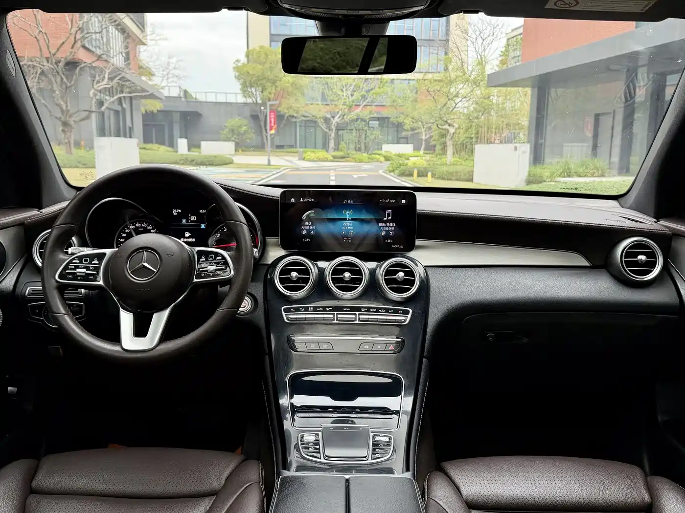 Mercedes-Benz GLC 2020 GLC 260 L 4MATIC Dynamic фото 10