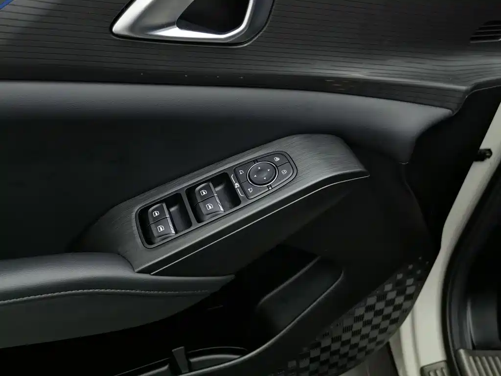 Haval H6L 2025 2026 Model 1.5T Base Version