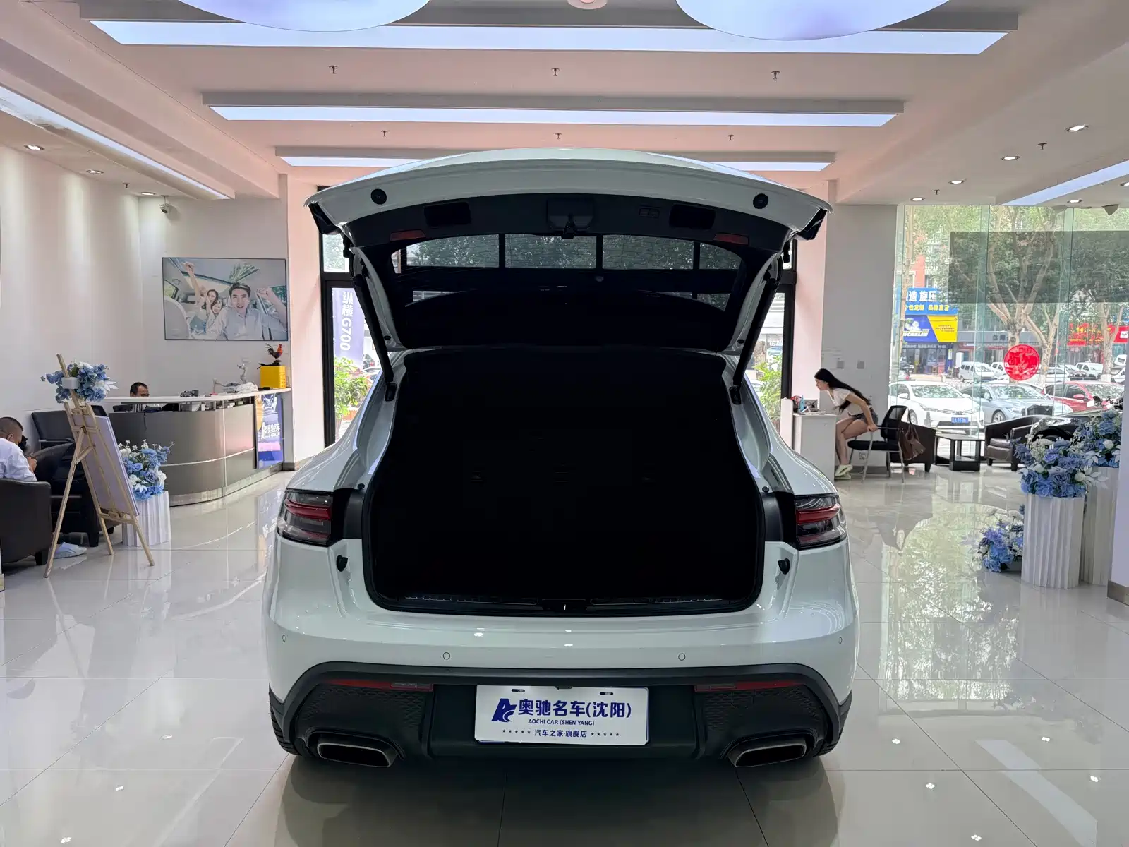 Photo 24 - Porsche Macan