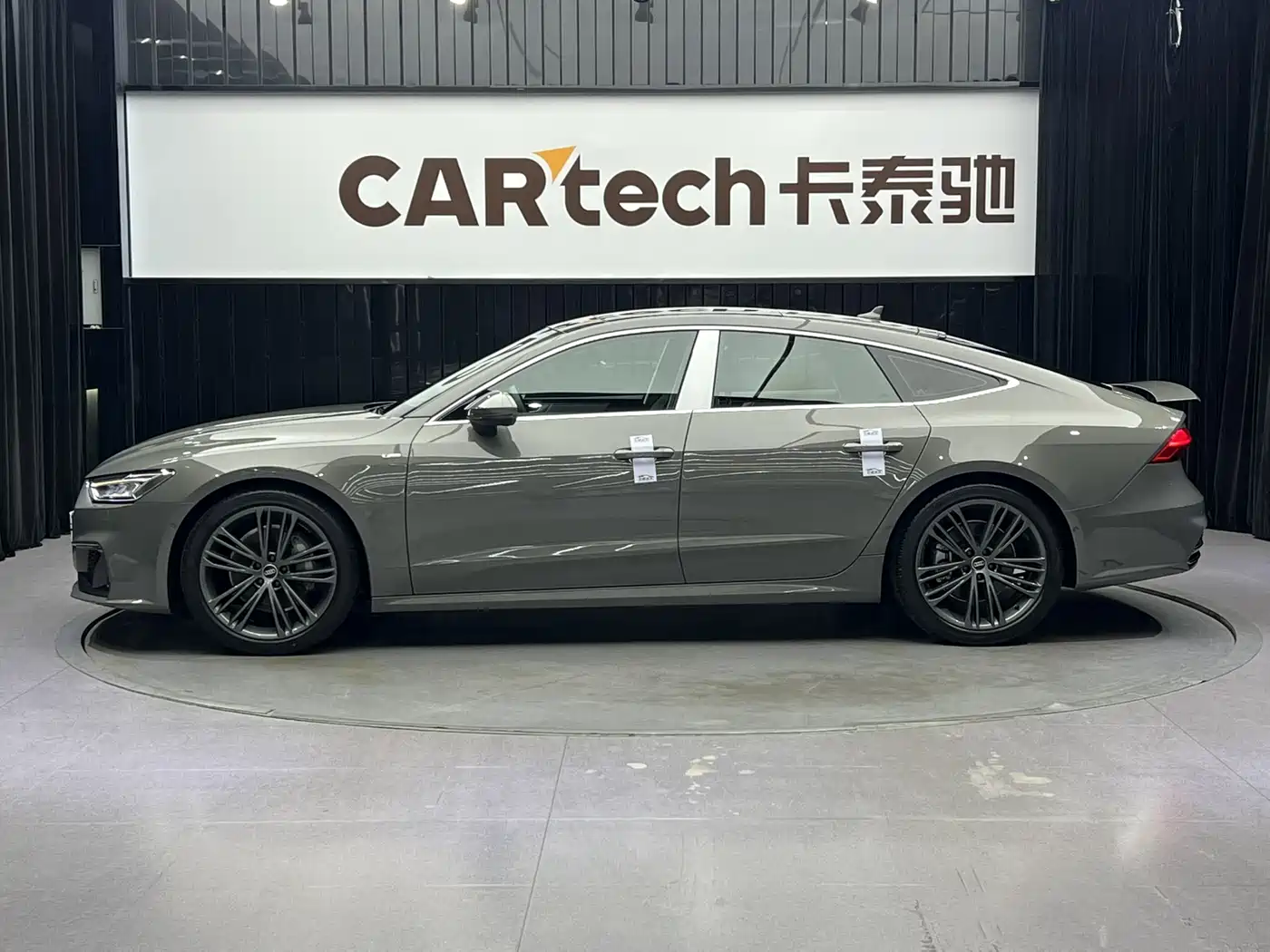 Audi A7 2023 Model 45 TFSI Premium Selection Edition фото 7
