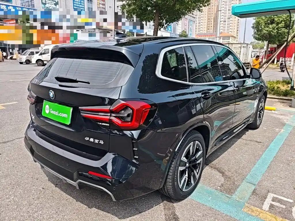BMW iX3 2025 2024 Leading Edition