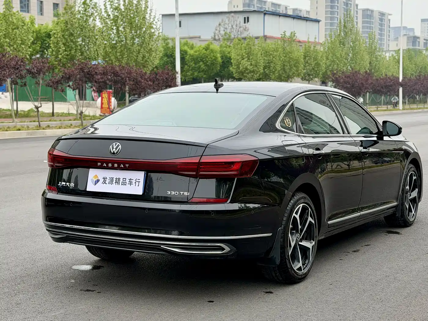 Volkswagen Passat 2023 Facelift 330TSI Starlight Premium Edition фото 19