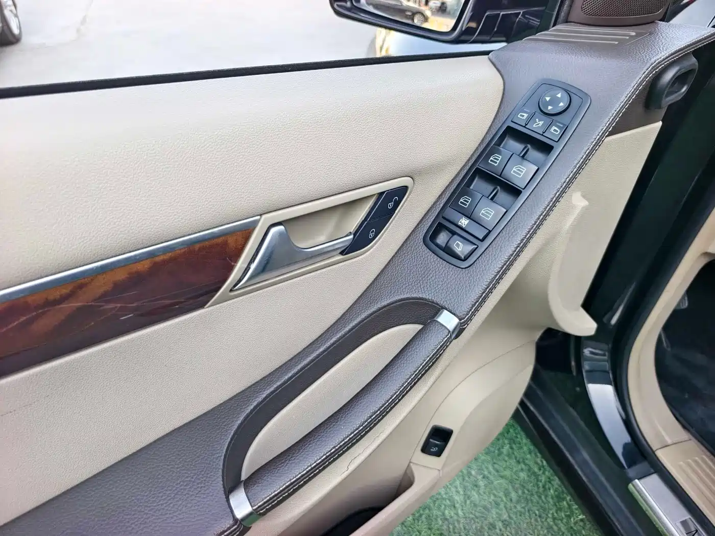 Mercedes-Benz R-Class 2011 R 350 L 4MATIC фото 10