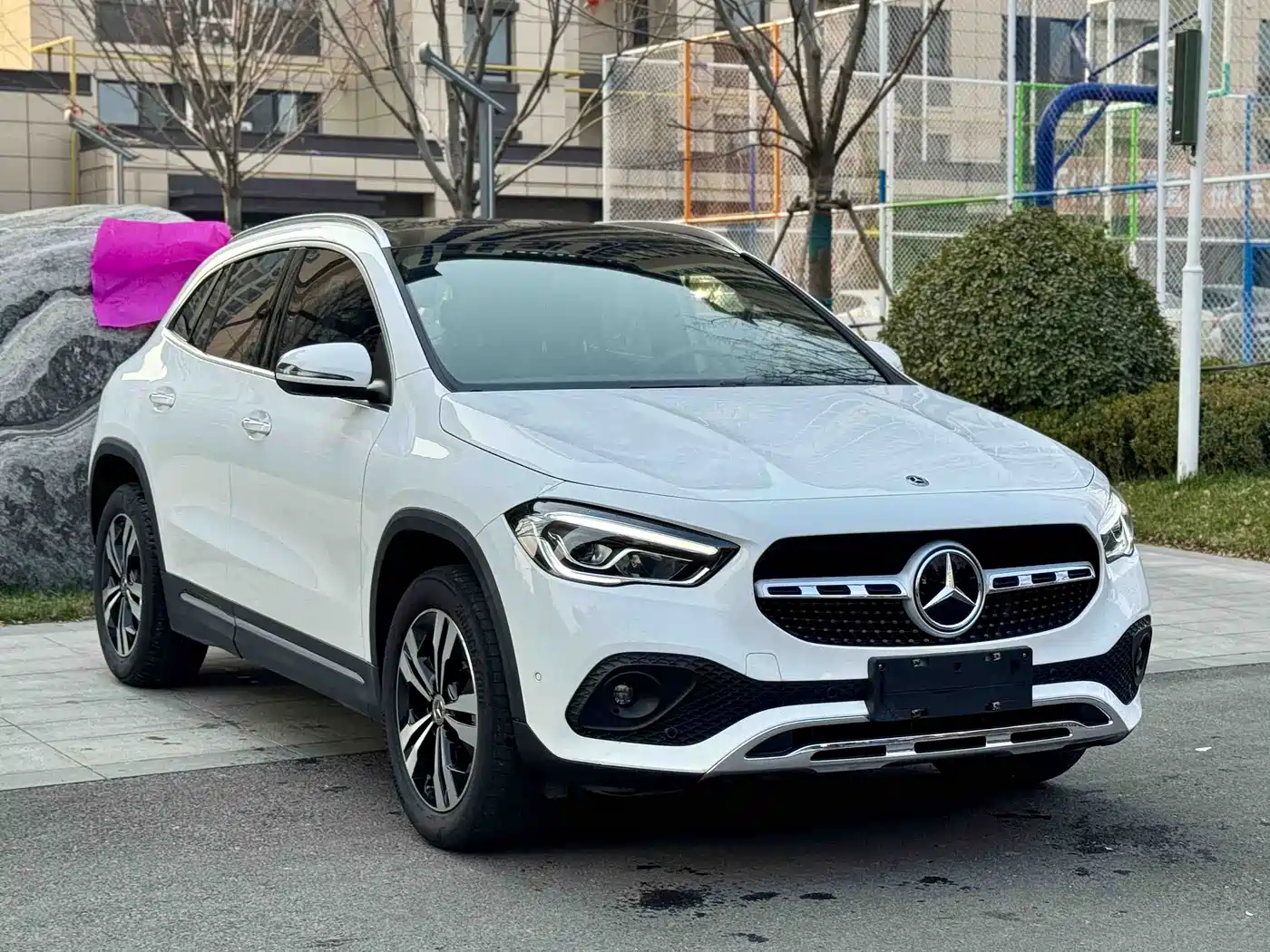 MERCEDES-BENZ GLA