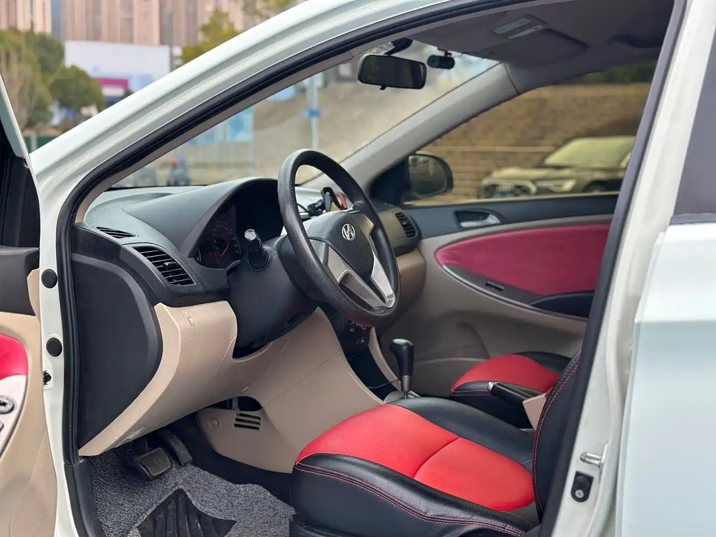 Hyundai Verna 2014 1.4L Automatic Smart GLS фото 4
