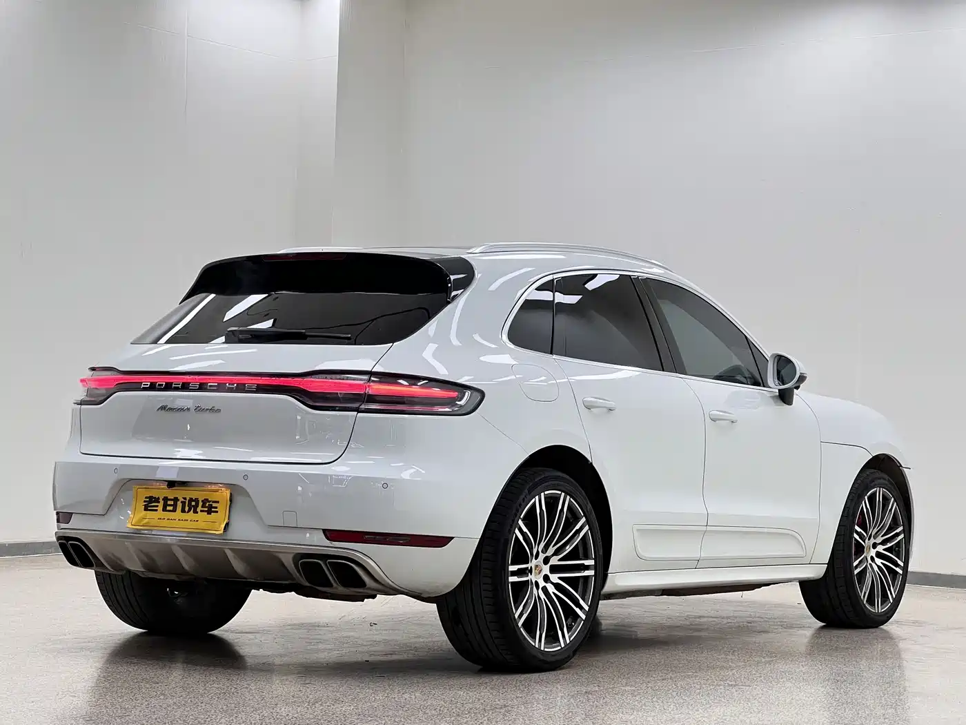 Porsche Macan 2014 Macan Turbo 3.6T фото 8