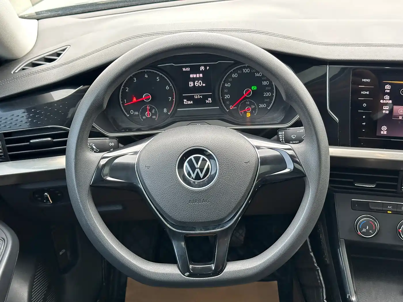 Volkswagen Passat 2021 Model 280TSI Business Edition фото 8