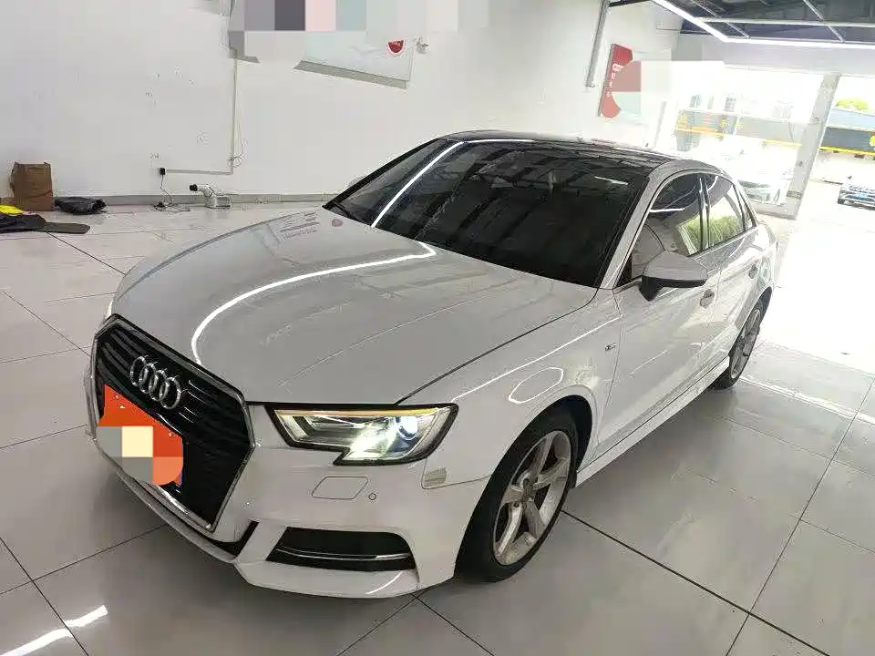 Audi A3 2018 30th Anniversary Limousine 35 TFSI Fashion