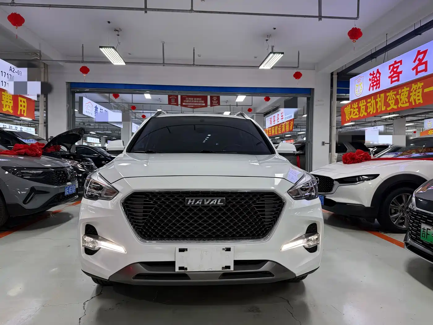Photo 2 - Haval M6