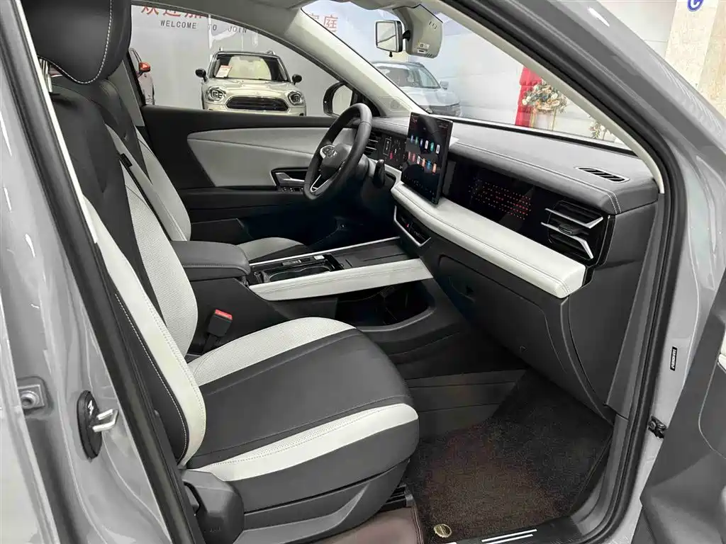 Jetta VS8 2026 2025 Base