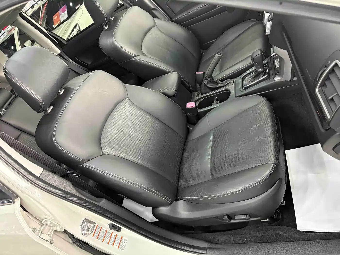 Subaru Forester 2015 2.5i Special Commemorative Edition фото 16